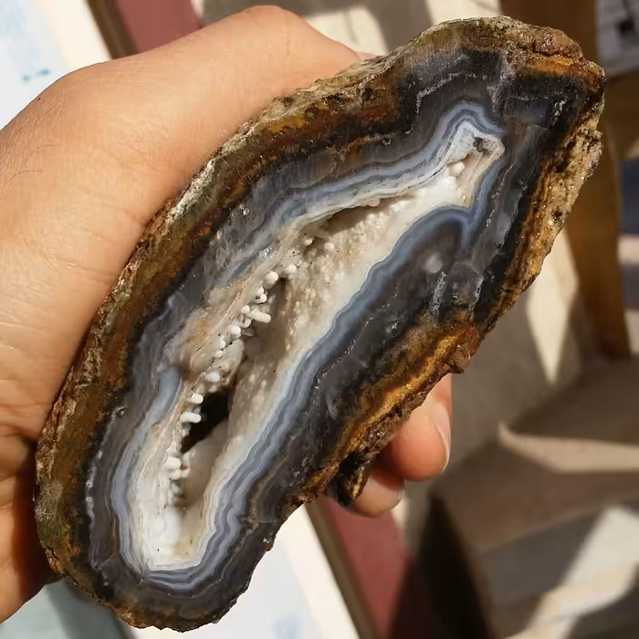 اسلایس سنگ راف غولپیکر عقیق منظره توپی توخالی بلور برفکی  100 در صد طبیعی نمونه ای تکرار نشدنی و فوق کلکسیونی خا ا ا ص