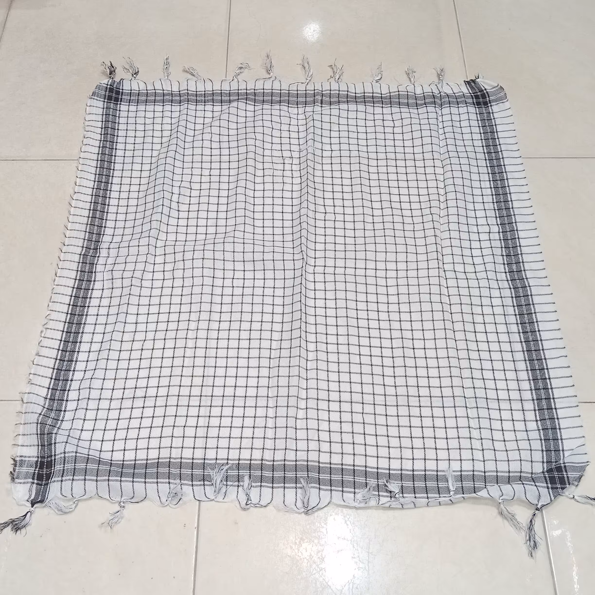 چفیه سفید 90 در 90