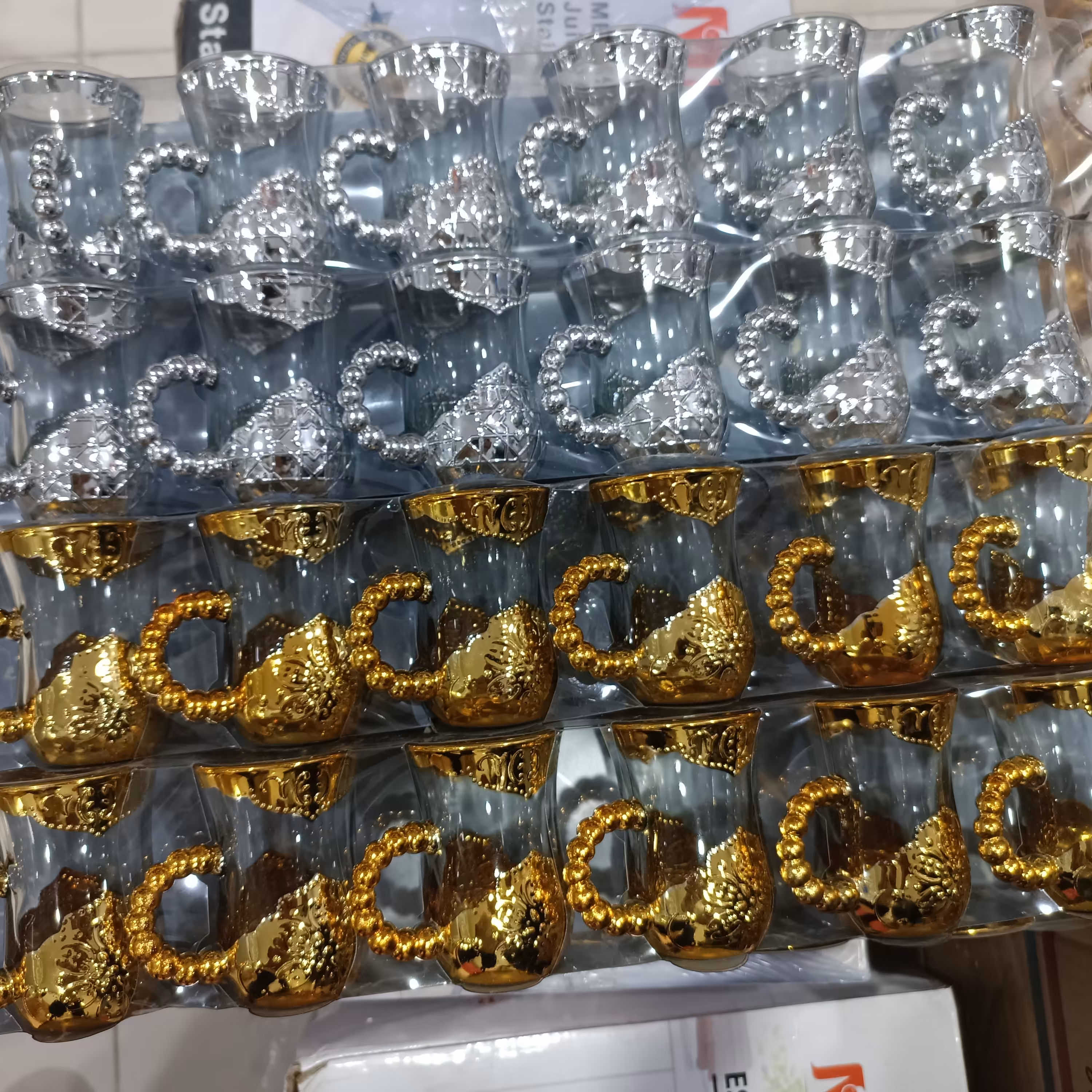 استکان چایی خوری عربی بسته شیش تایی در دو رنگ نقره ای و طلایی جذاب رنگ ثابت