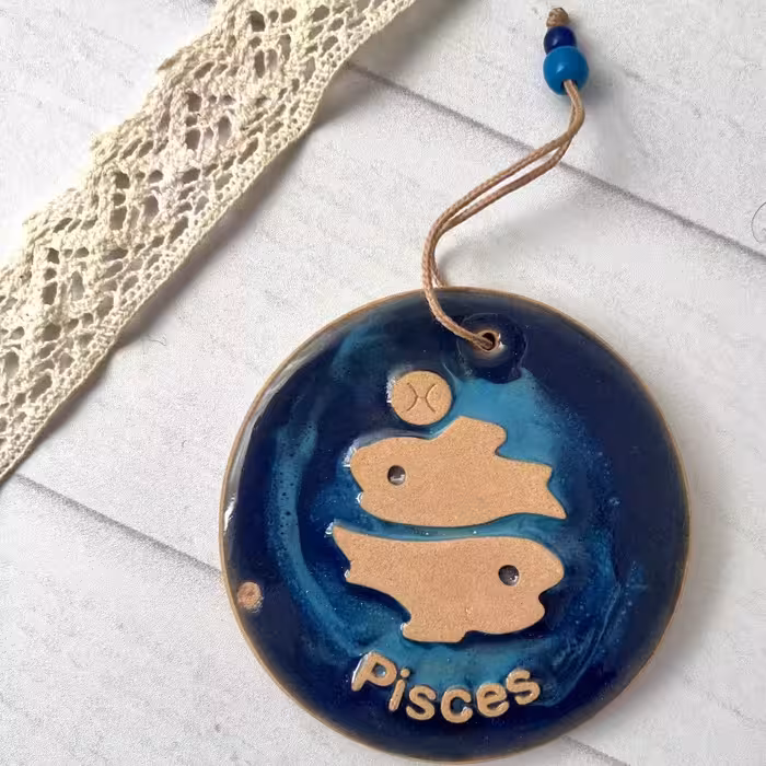 آویز سفالی ماه اسفند