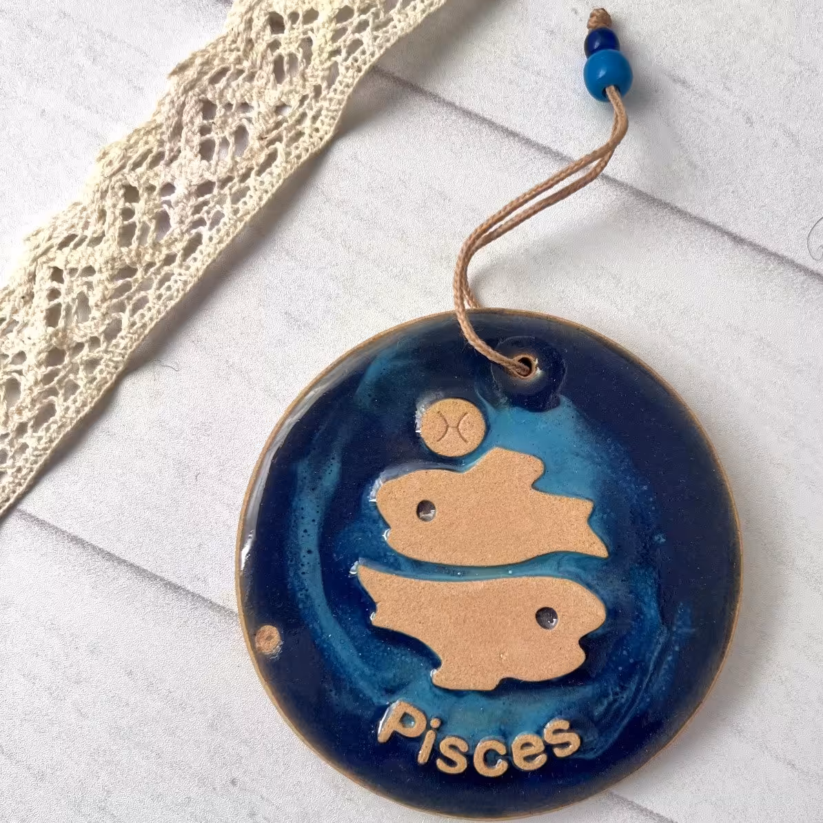 آویز سفالی ماه اسفند