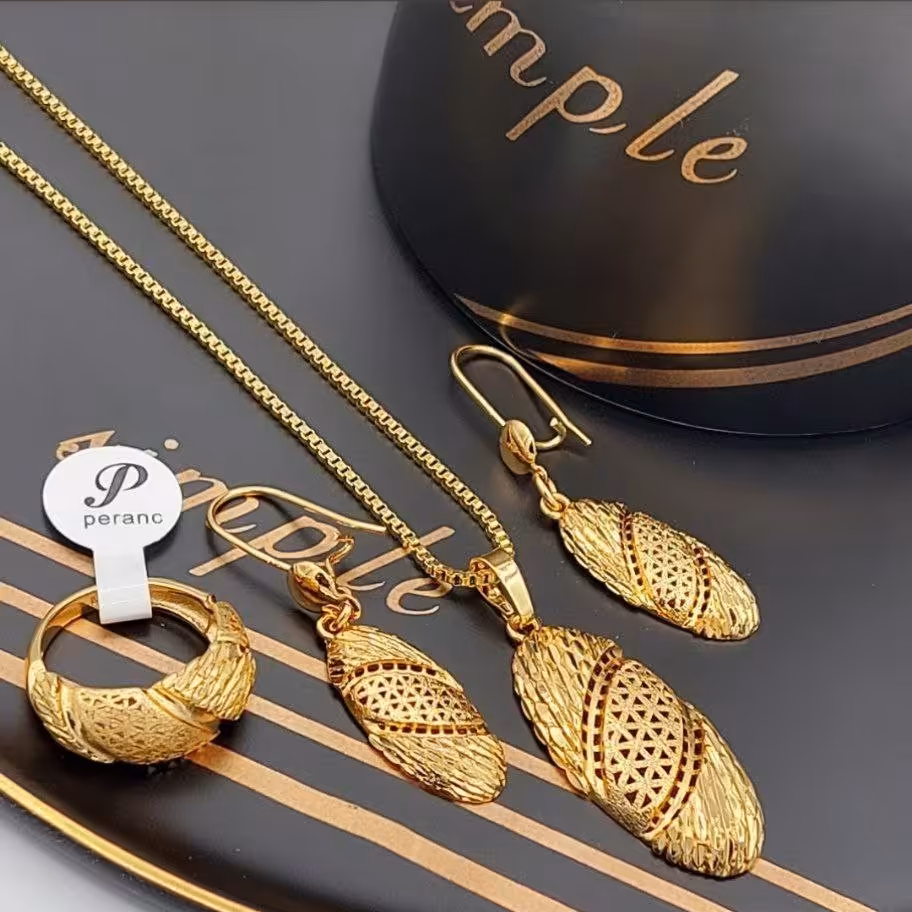 نیم ست مارک پرنس با انگشتر 
رنگ ثابت
