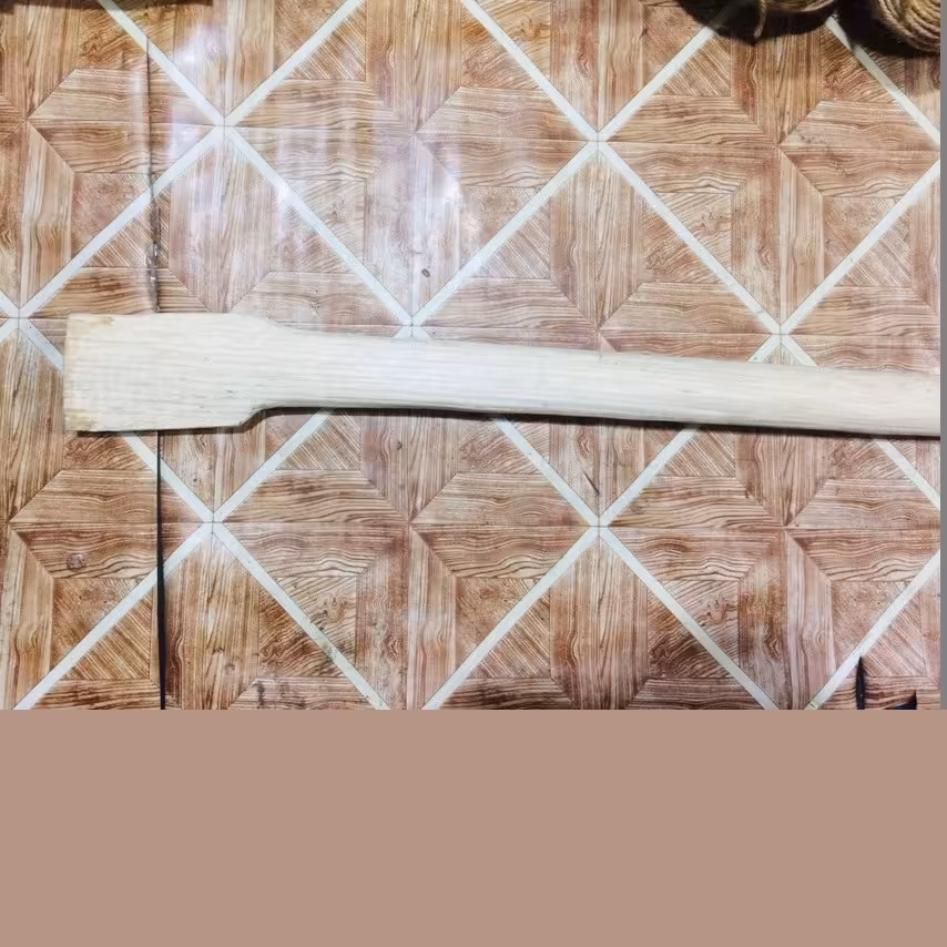 دسته تبر (چوب جنگلی) درخت ون یا زبان گنجشک