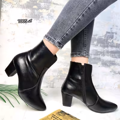 نیم بوت پاشنه دار