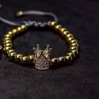 دستبندتاج وحدید