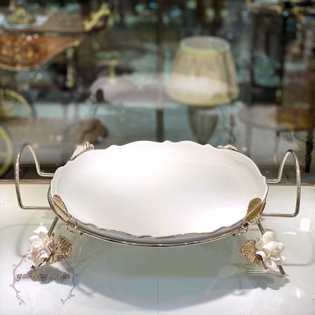 شیرینی خوری چینی لب پلاتین گرد پایه دار نقره ای گل چینی 