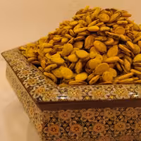 تخمه هندوانه بوداده