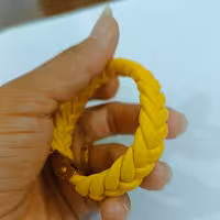 دست بند چرم طبیعی گوسفندی مدل بافت سه ردیفه رنگ زرد 