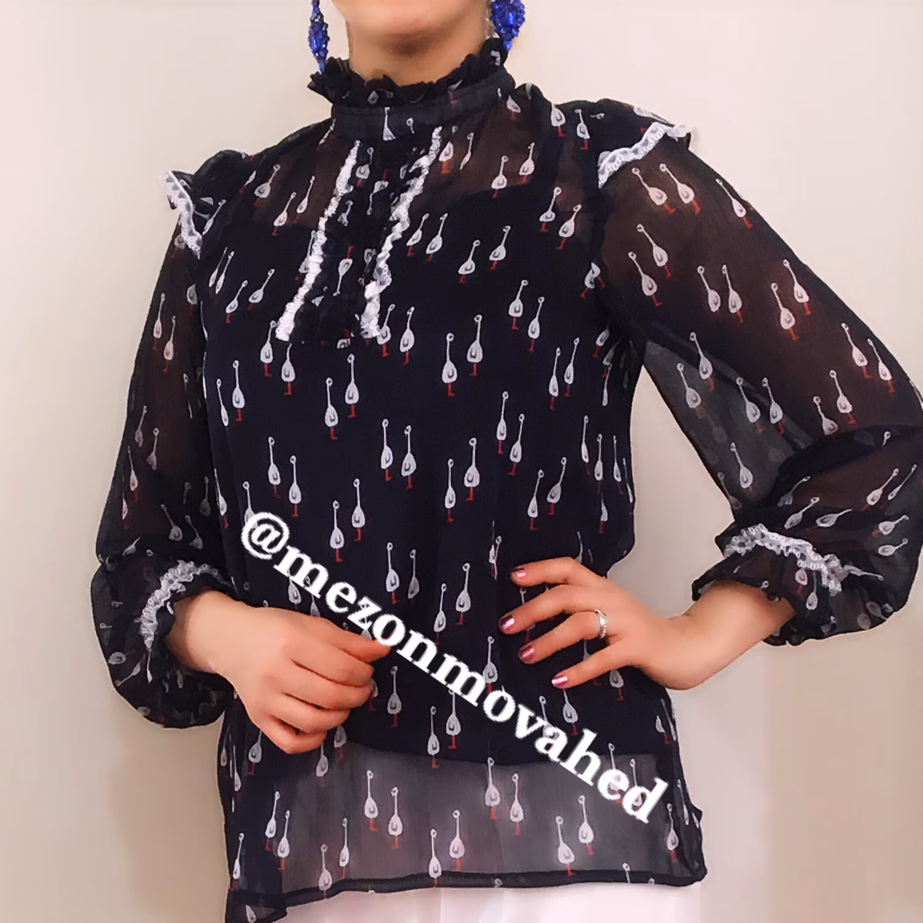 شومیز حریر آستردار طرح پلیکان