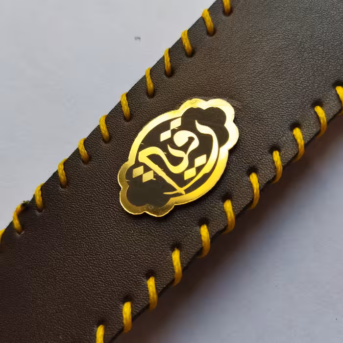 دستبند چرم.دستبند چرم مذهبی.محرمی.دستبند چرم دست دوز.نگین یا زینب