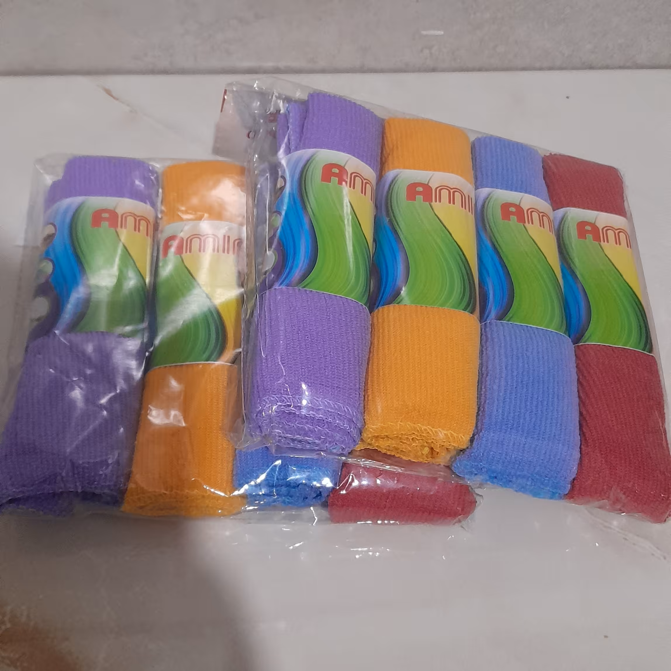 دستمال 4عددی میکرو.قیمت هر عدد12 هزار تومان