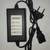 شارژر 12 ولت  1  آمپر سمپاش 20 لیتری شارژی
