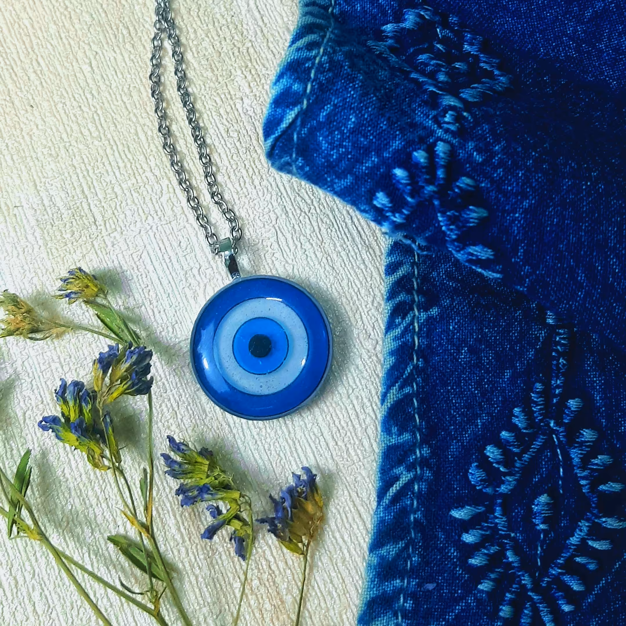 گردنبند چشم نظر رزینی