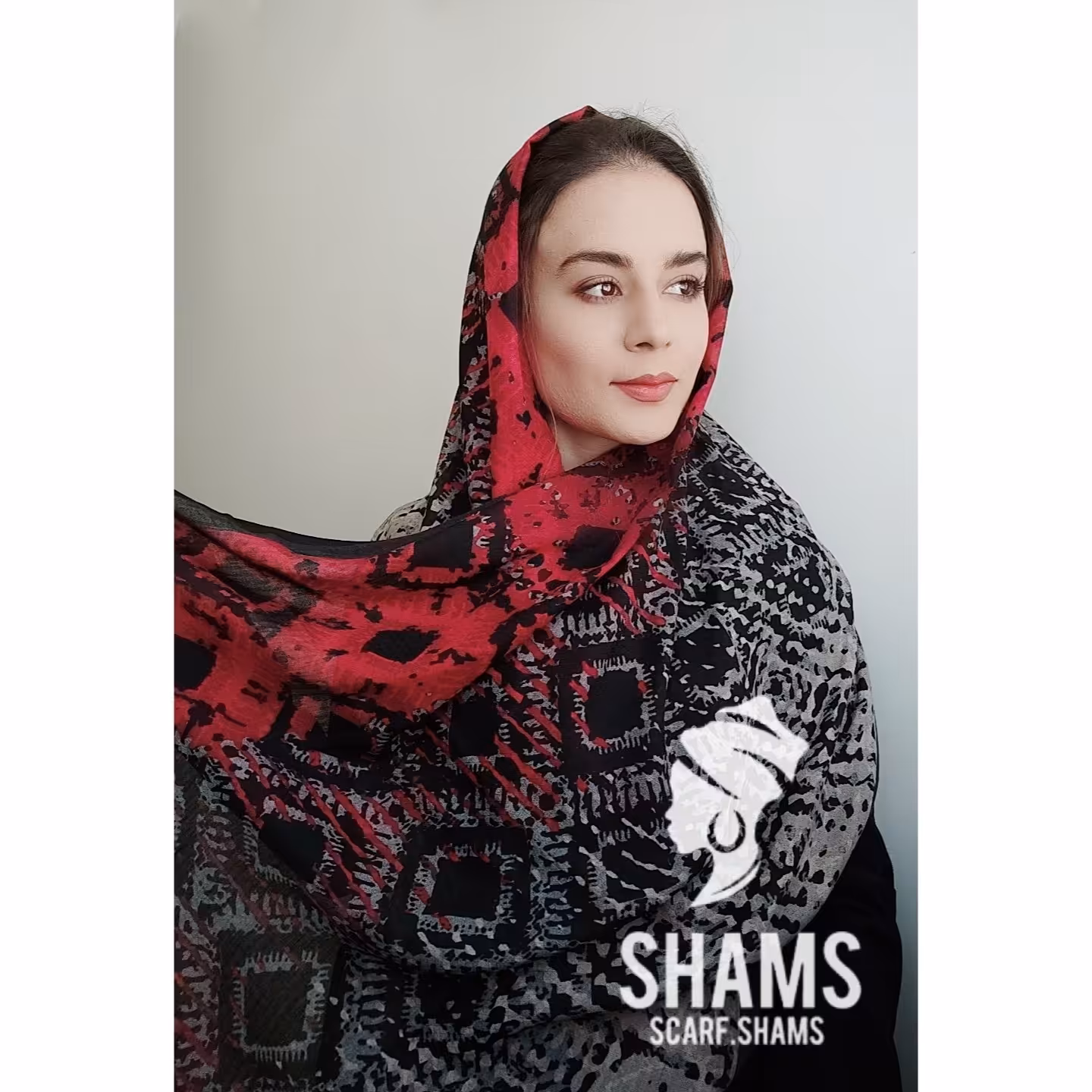 شال زنانه دخترانه وارداتی نخی رنگ قرمز مشکی منگوله دار با ارسال رایگان