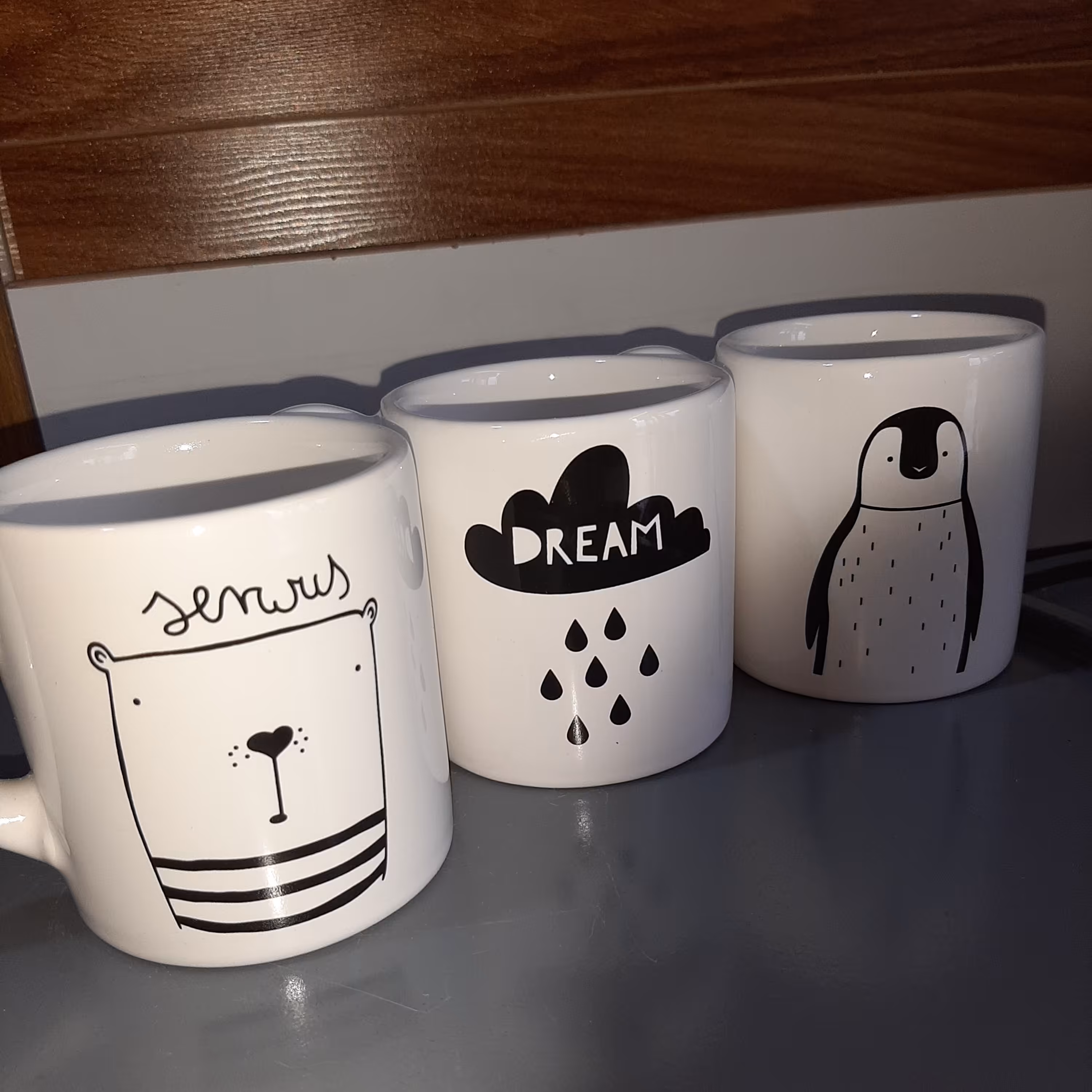 ماگ سرامیکی دسته دار با طرح و نوشته تکست باارتفاع9سانت وقطر 9سانتیمتر