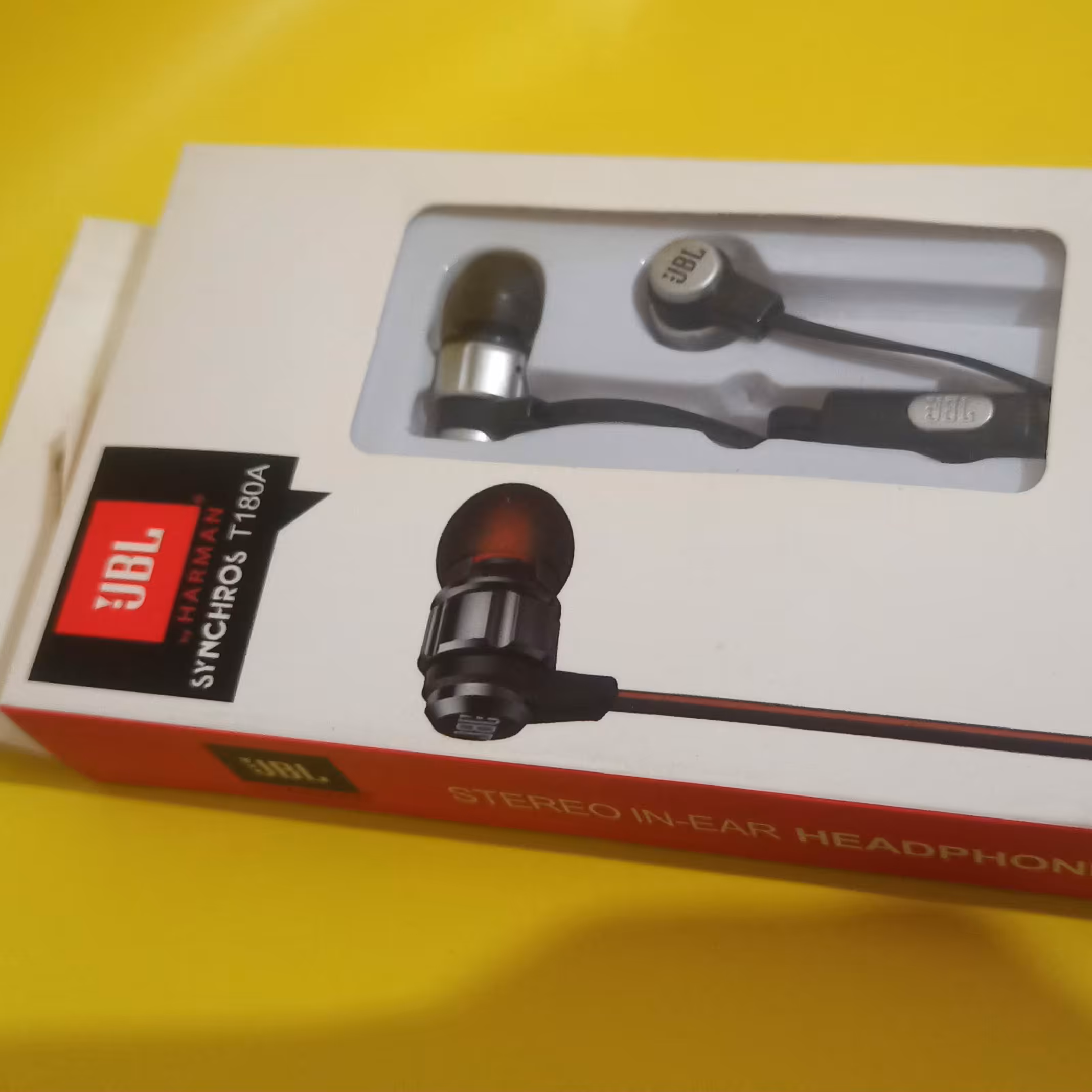 هنزفری jbl  مارک معتبر در هنزفری ساخت با کیفیت صدا و جنس