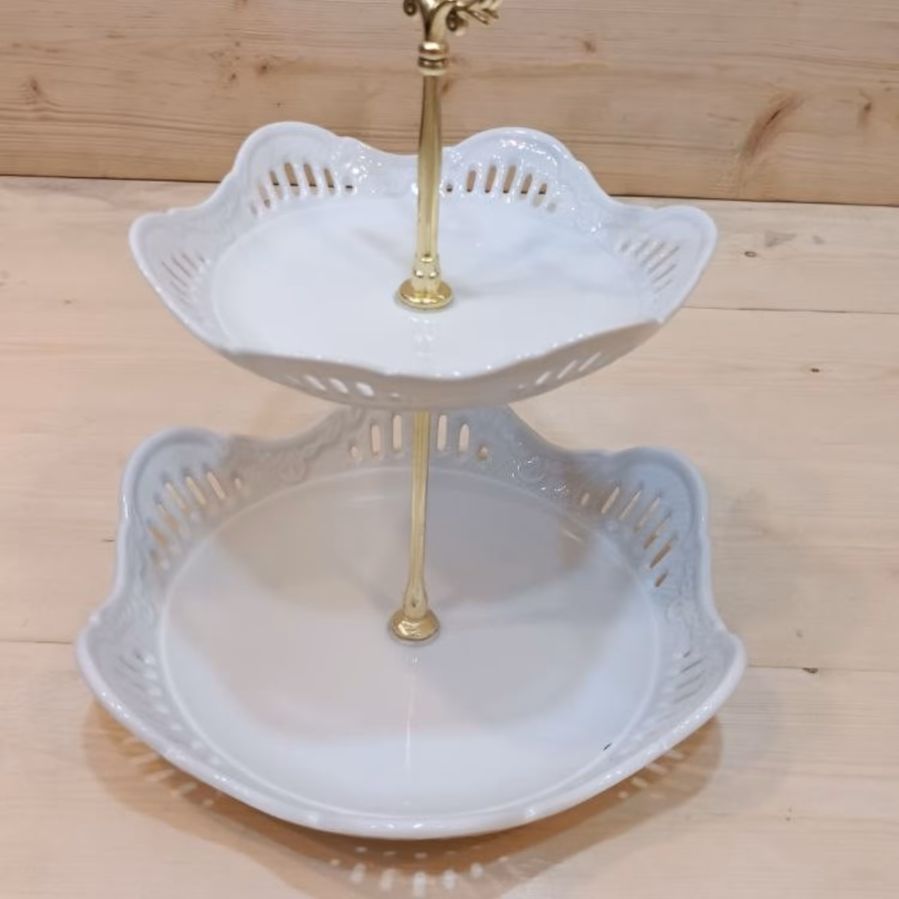 شیرینی خوری دوطبقه مقصود(20 عدد عمده)