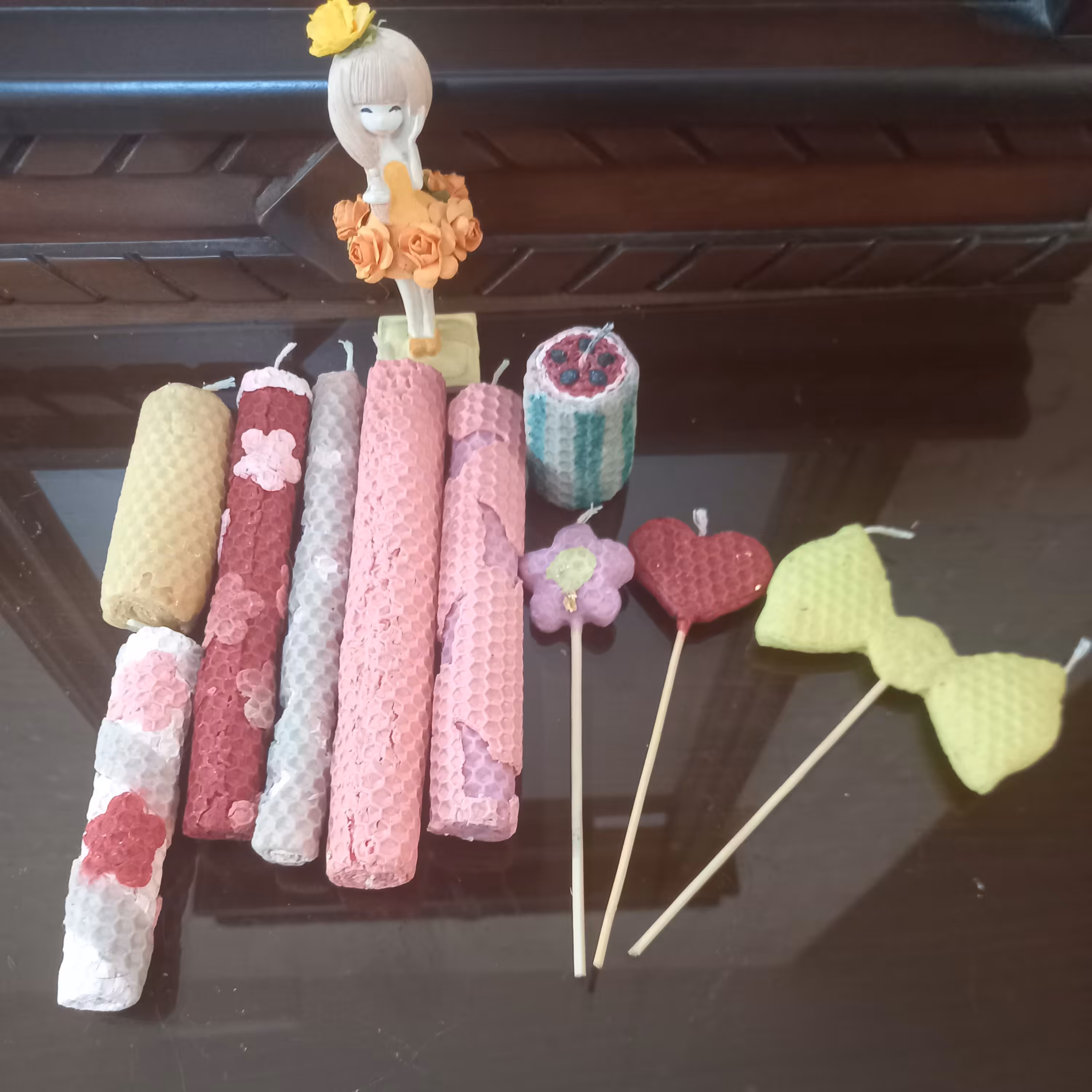 شمع موم عسلی