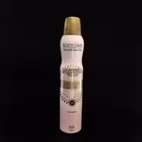 اسپری زنانه بادی کر رایحه لالیک لامور  ماندگاری 24 ساعته مناسب برای روی لباس و بدن حجم 200 میلی لیتر