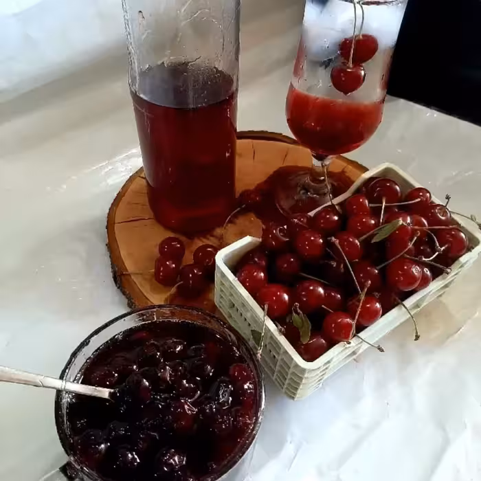 مربای آلبالو محلی یک کیلویی گیلان.رشت