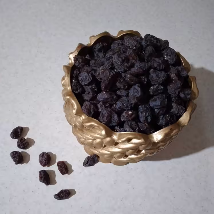 مویز قرمز (1000 گرمی) گوشتی آفتابی دیم شیرازی باغدار نمونه