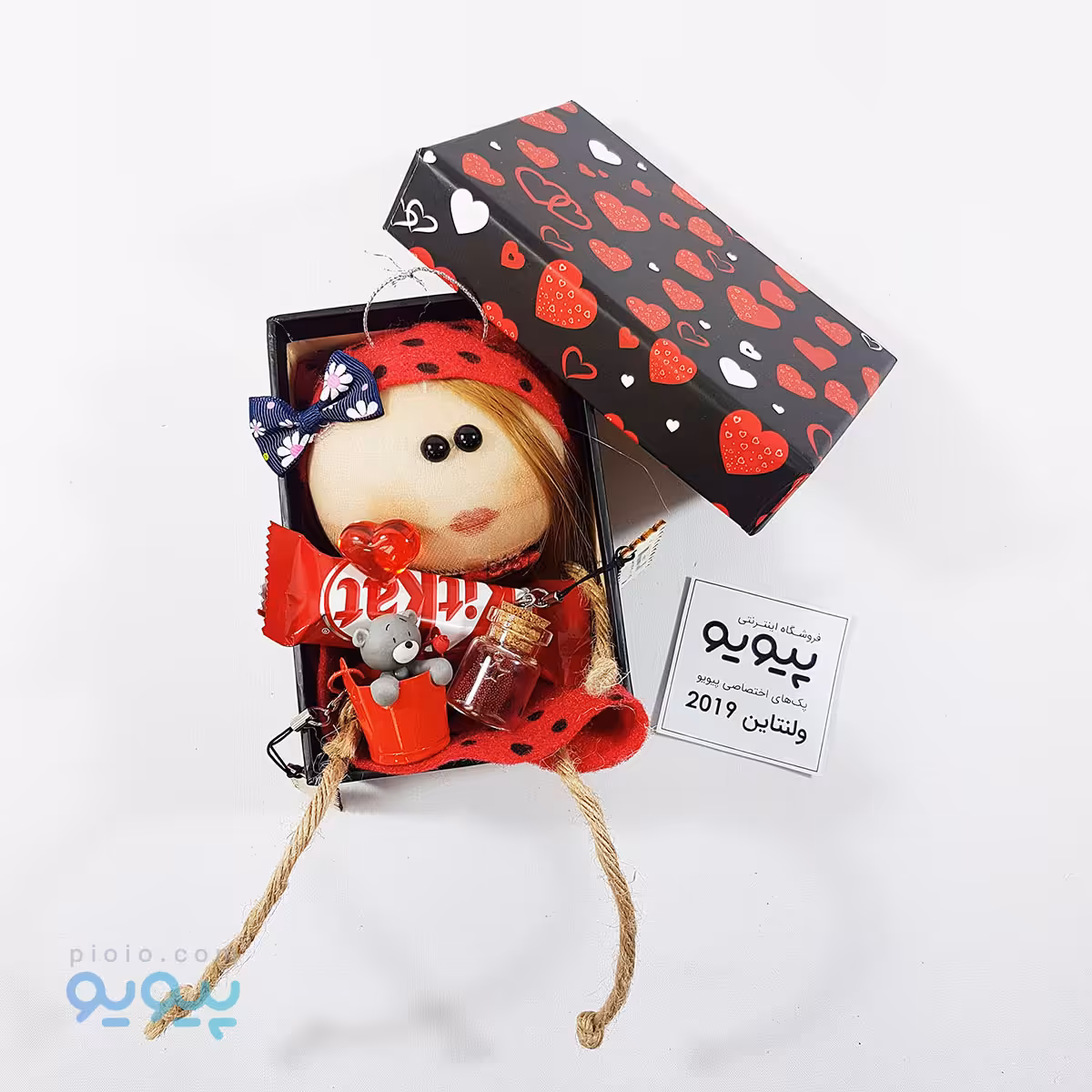 پکیج هدیه ولنتاین با عروسک نمدی دختر لباس قرمز ارتفاع 15 سانتی متر