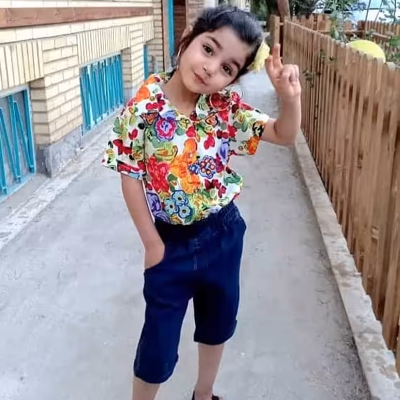 حراجی دو تیکه پیراهن نخی گلدار و شلوارک لی خواهر برادری بسیار شیک