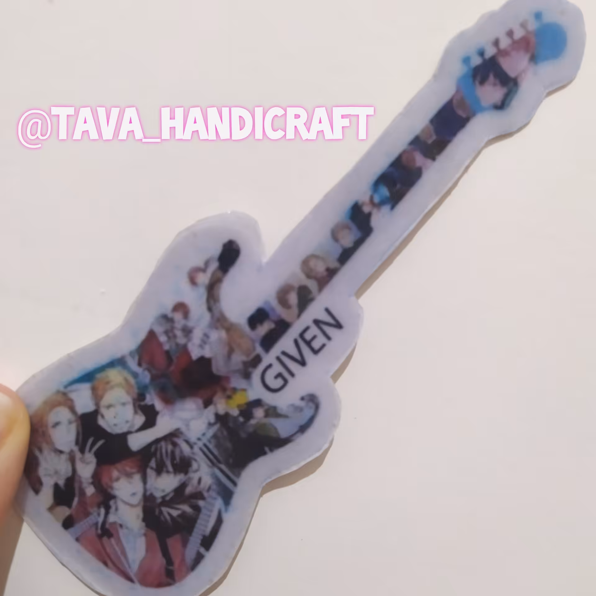 بوک مارک رزینی طرح انیمه given