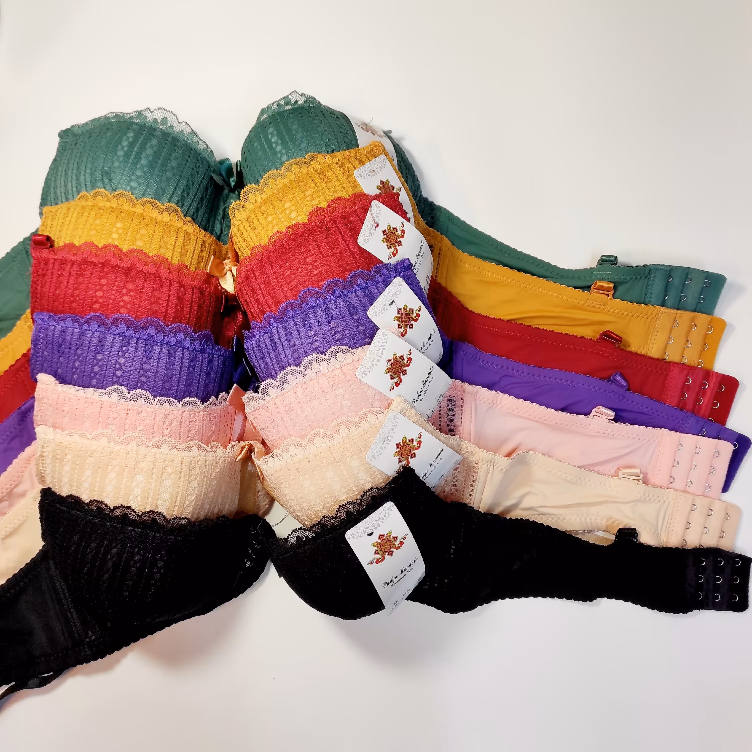 سوتین اسفنجی تک فنر دار دارای بند جداشونده کاپ B