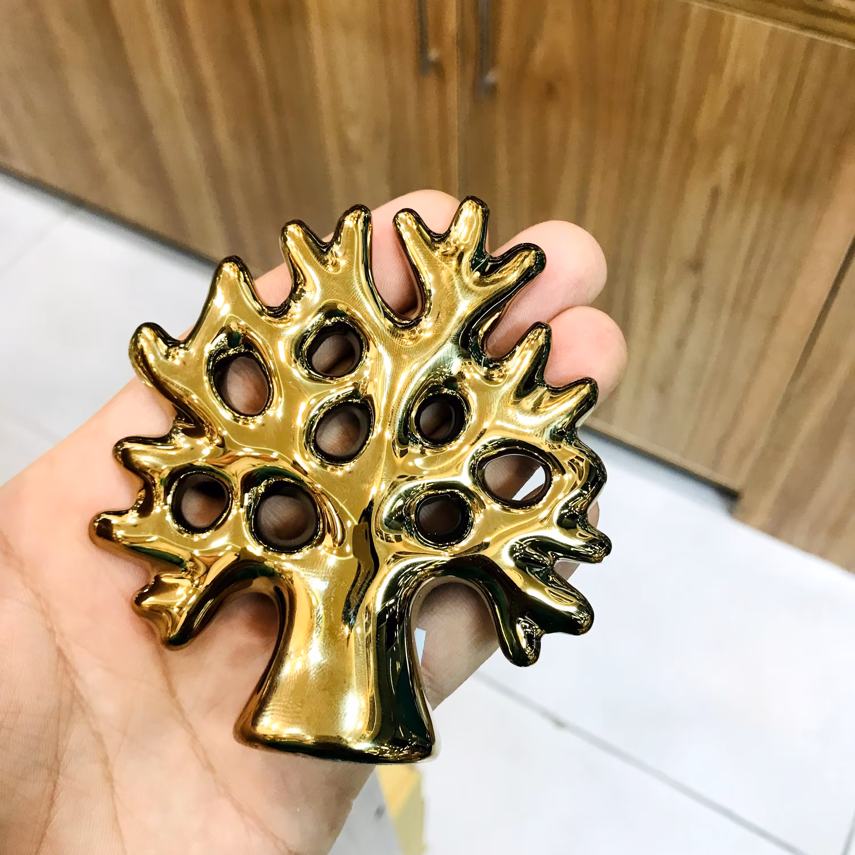اکسسوری مجسمه سرامیکی طلایی طرح درخت
