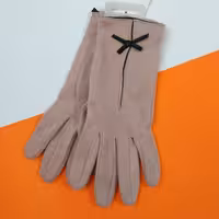 دستکش صورتی