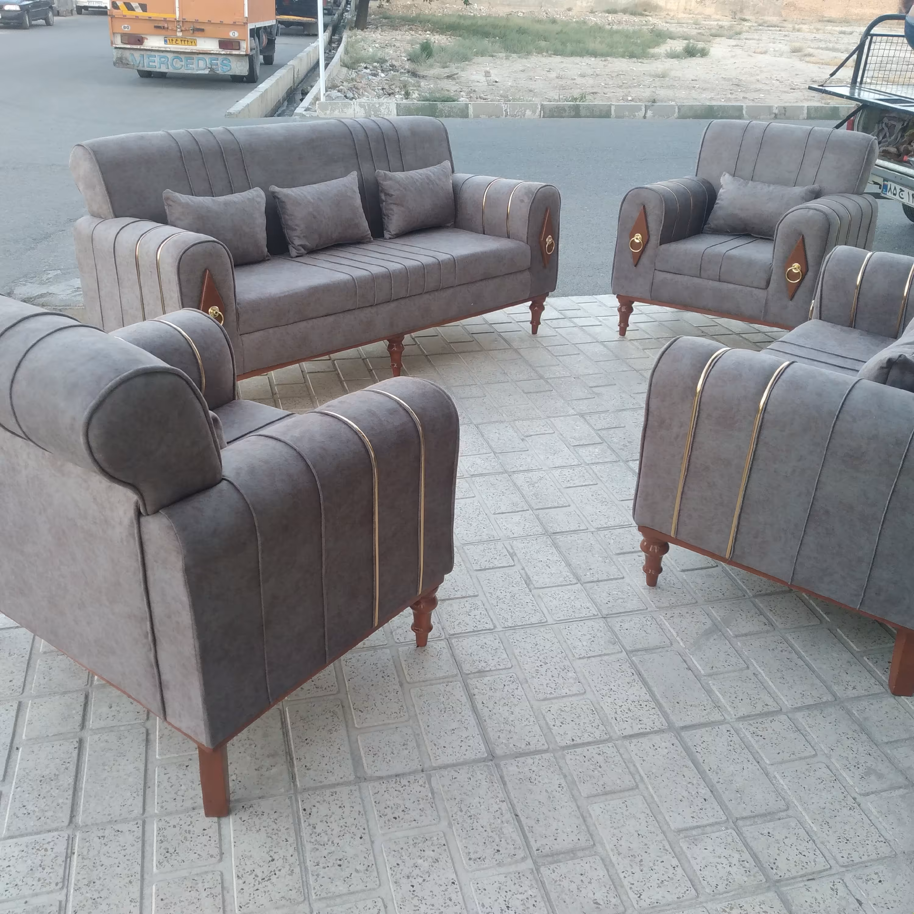 مبل راحتی نیو اسکارلت رودی پایه چوبی خراطی شده