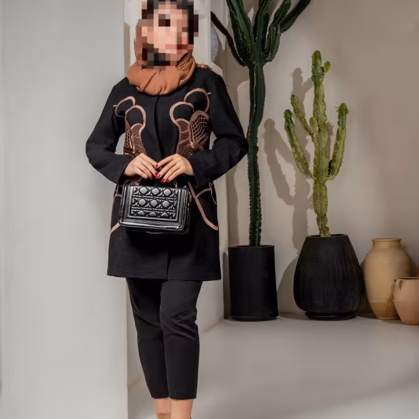 مانتو پاییزه شیک و خاص
سایزبندی 36 تا 50
جنس مخمل کبریتی