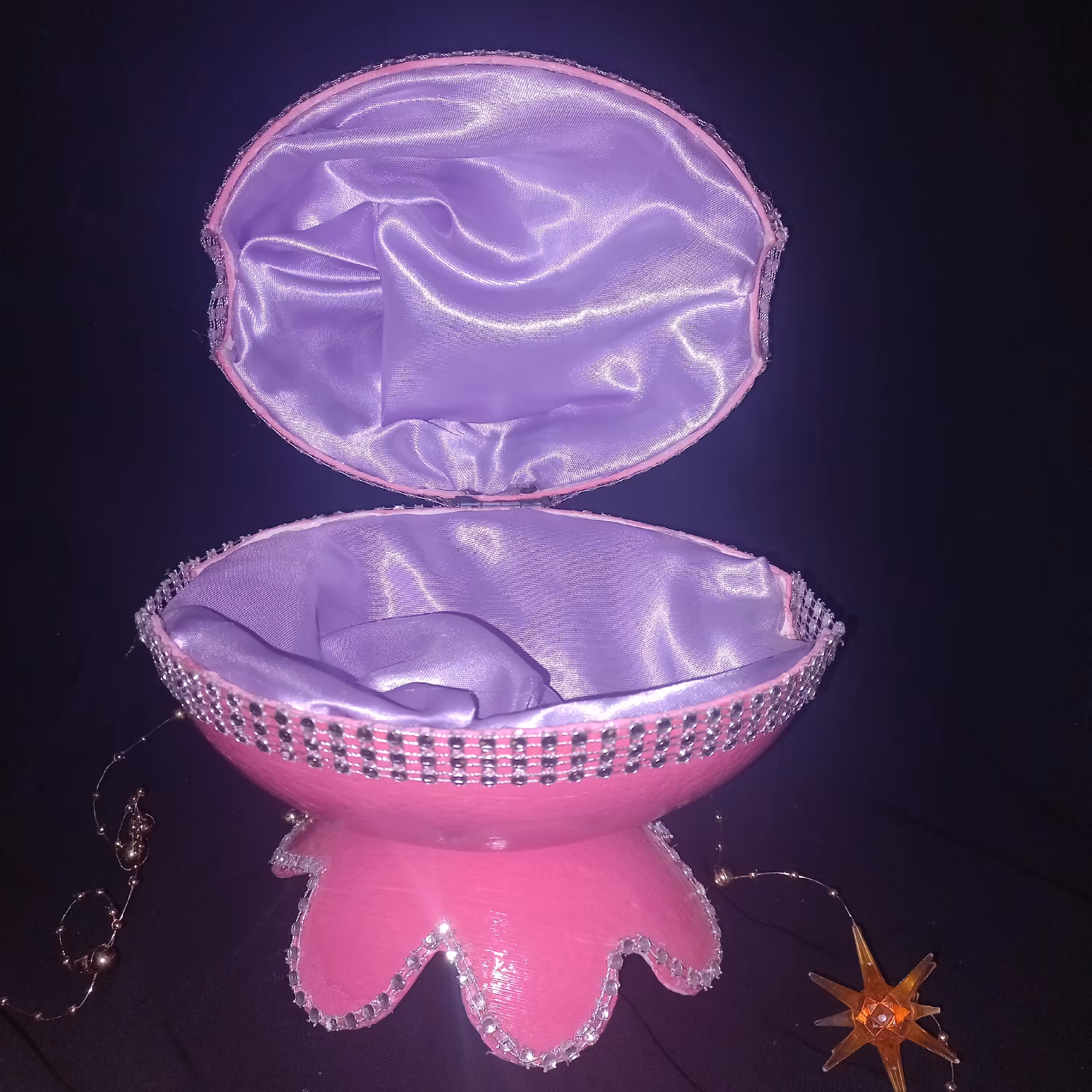 جا جواهراتی با تخم شتر مرغ