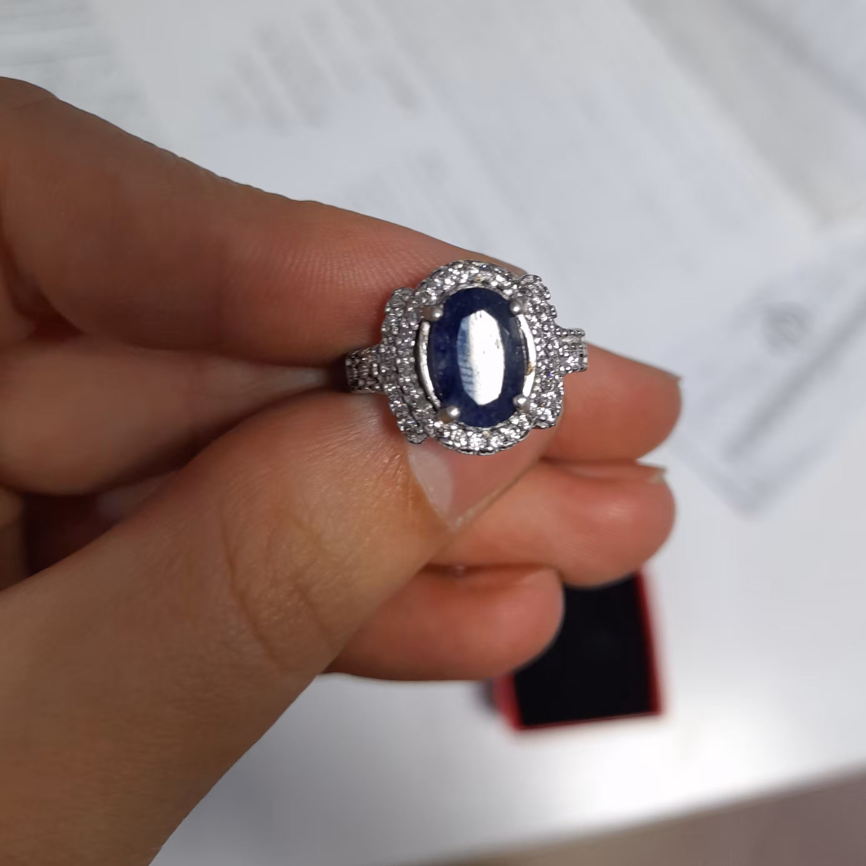 انگشتر نقره زنانه با نگین سنگ یاقوت کبود