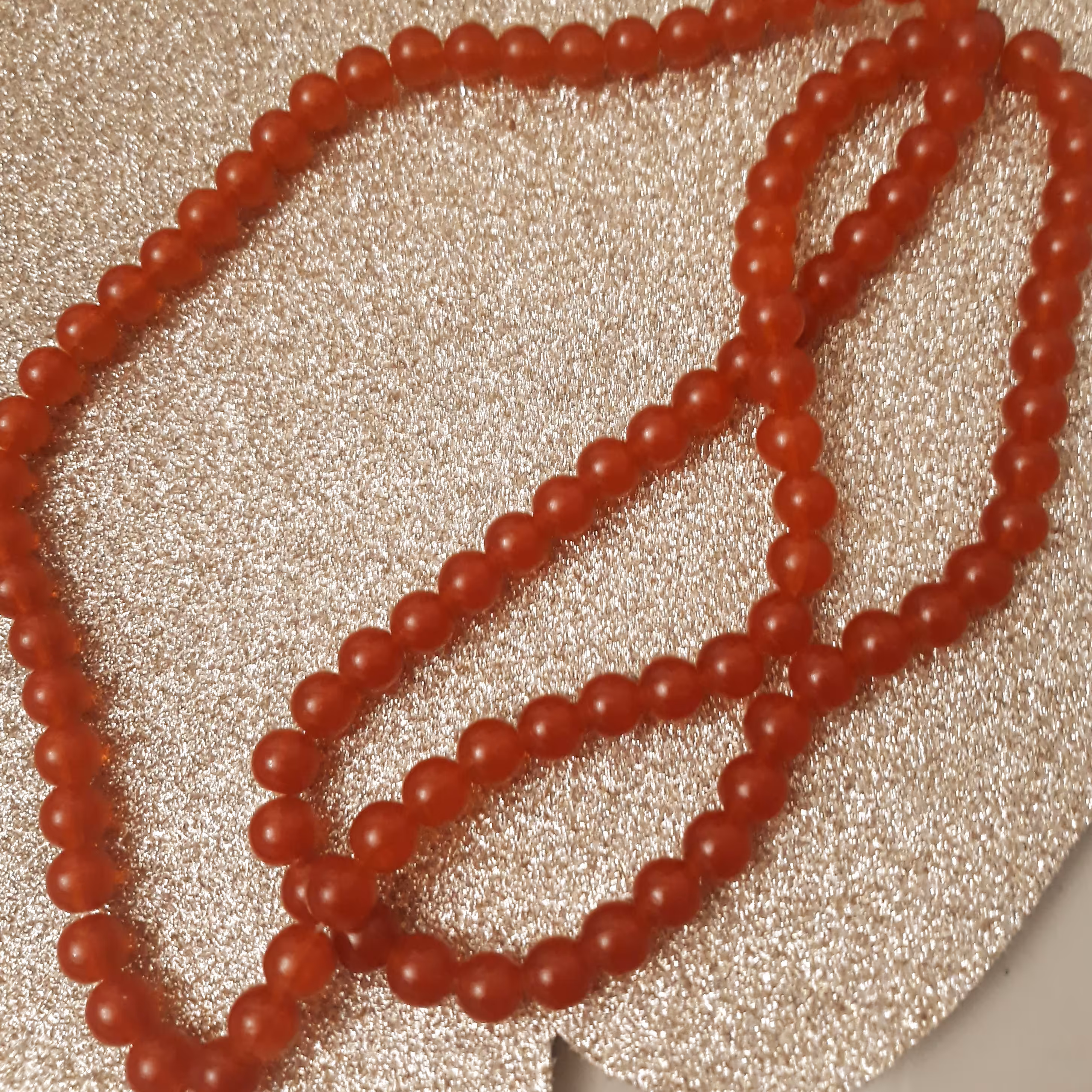 سنگ مرواریدی قرمز