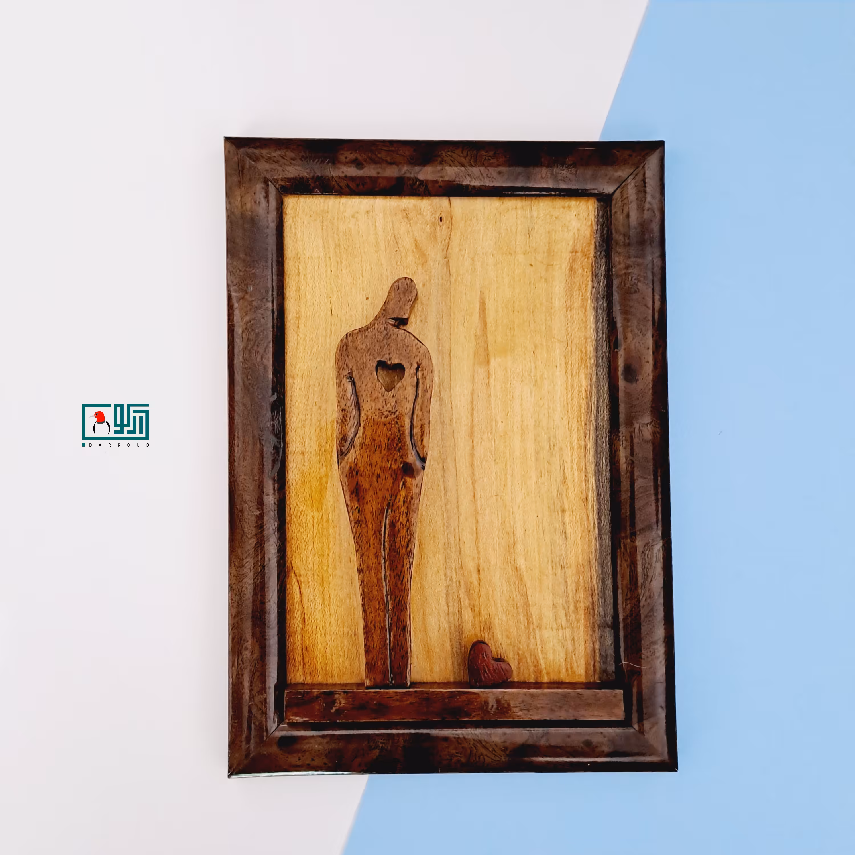 تابلو چوبی مرد تنها با قلب افتاده