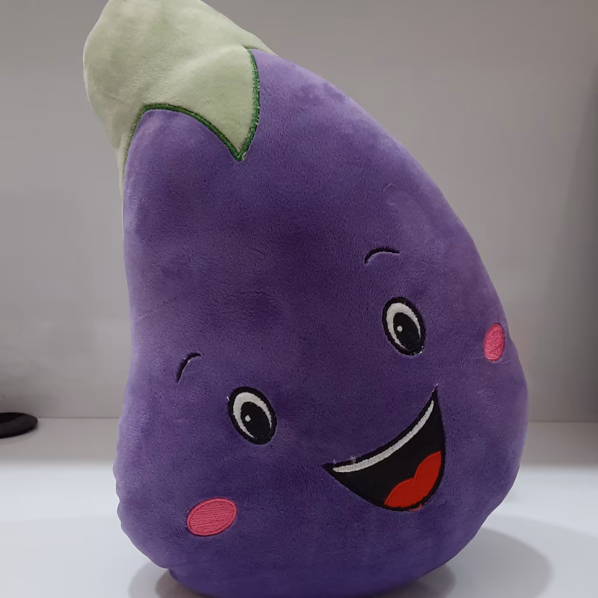 عروسک بادمجان بالشتی 