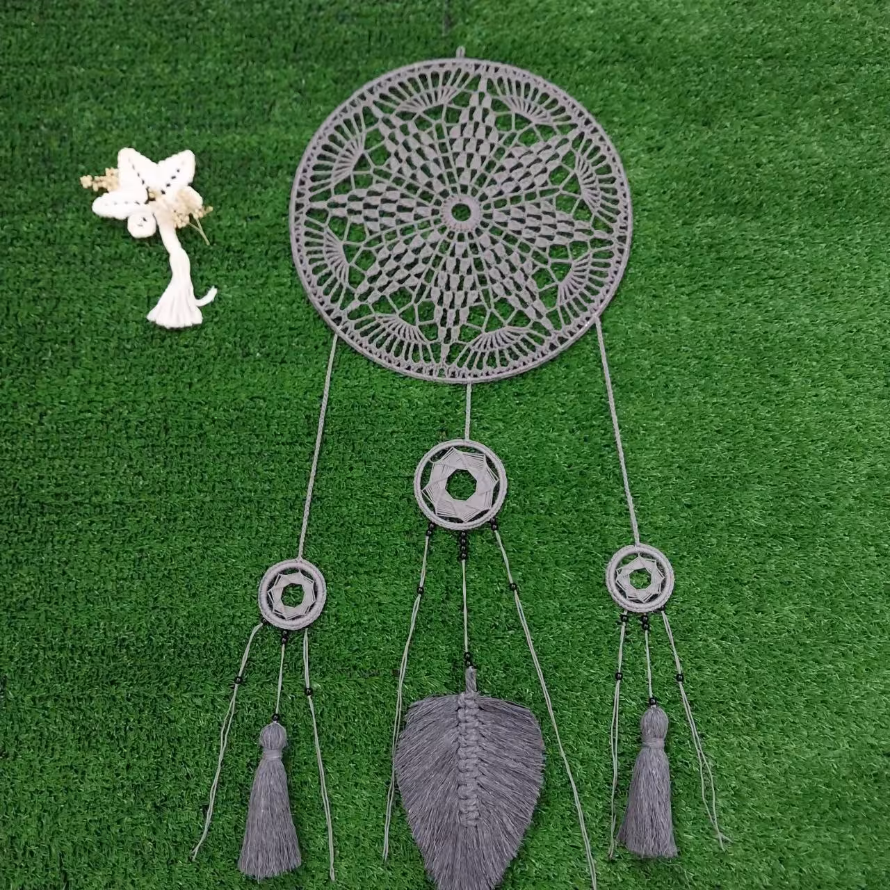 دریم کچر  خاکستری کارشده با نخ کتان بدون موم