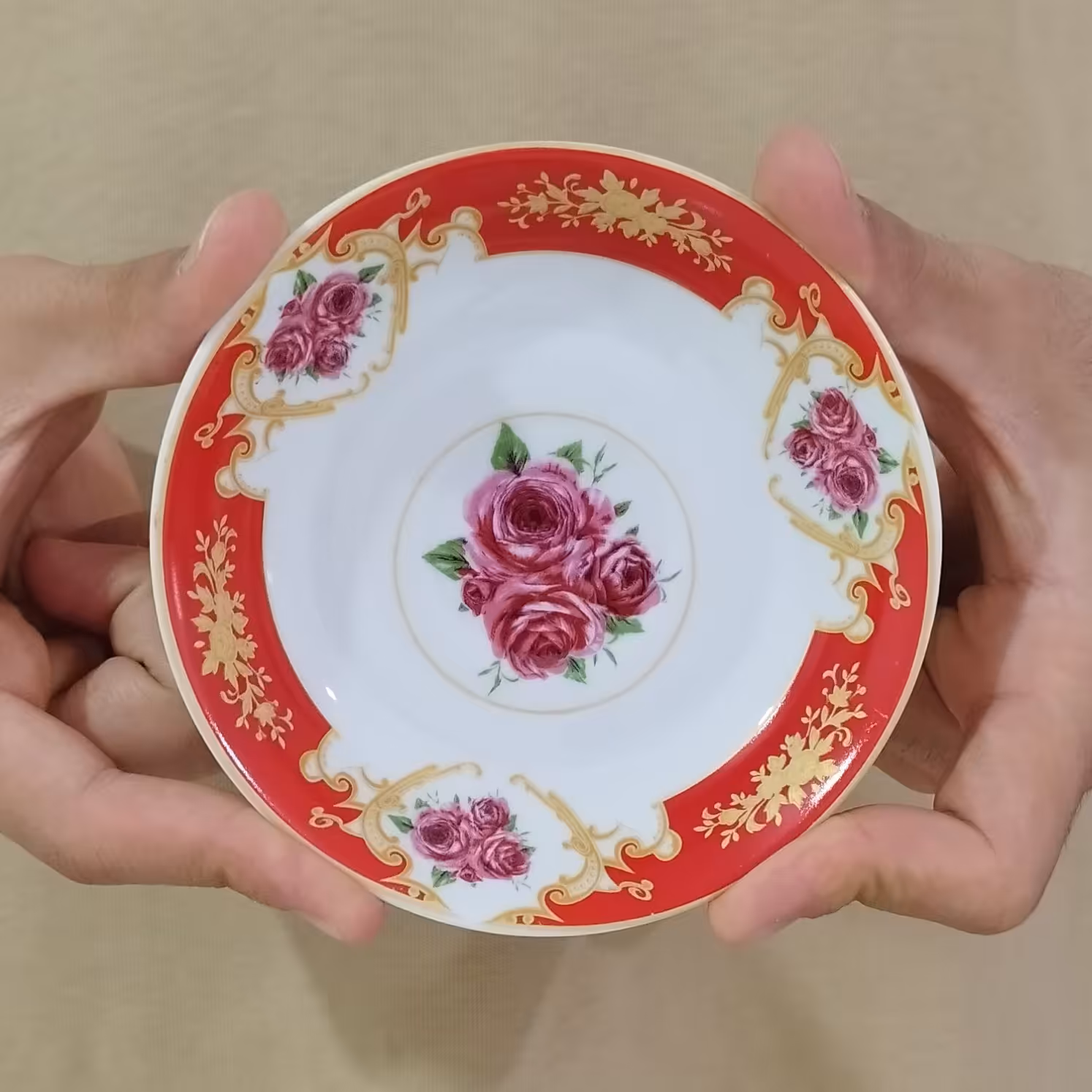 نعلبکی چینی طرح معینی رز قرمز بسته 6 عددی با ارسال رایگان