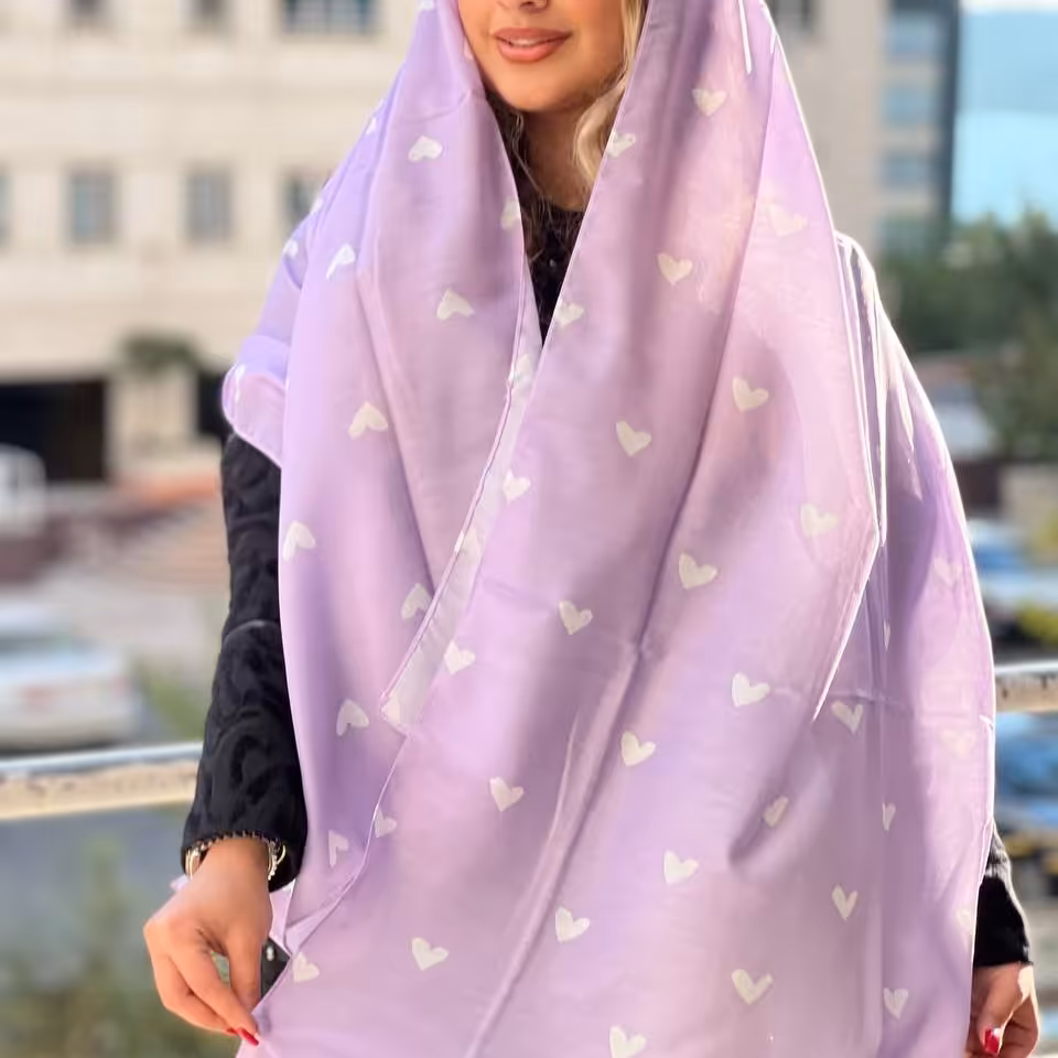 شال نخی زنانه رنگ بنفش طرح قلبی با ارسال رایگان و فوری r200