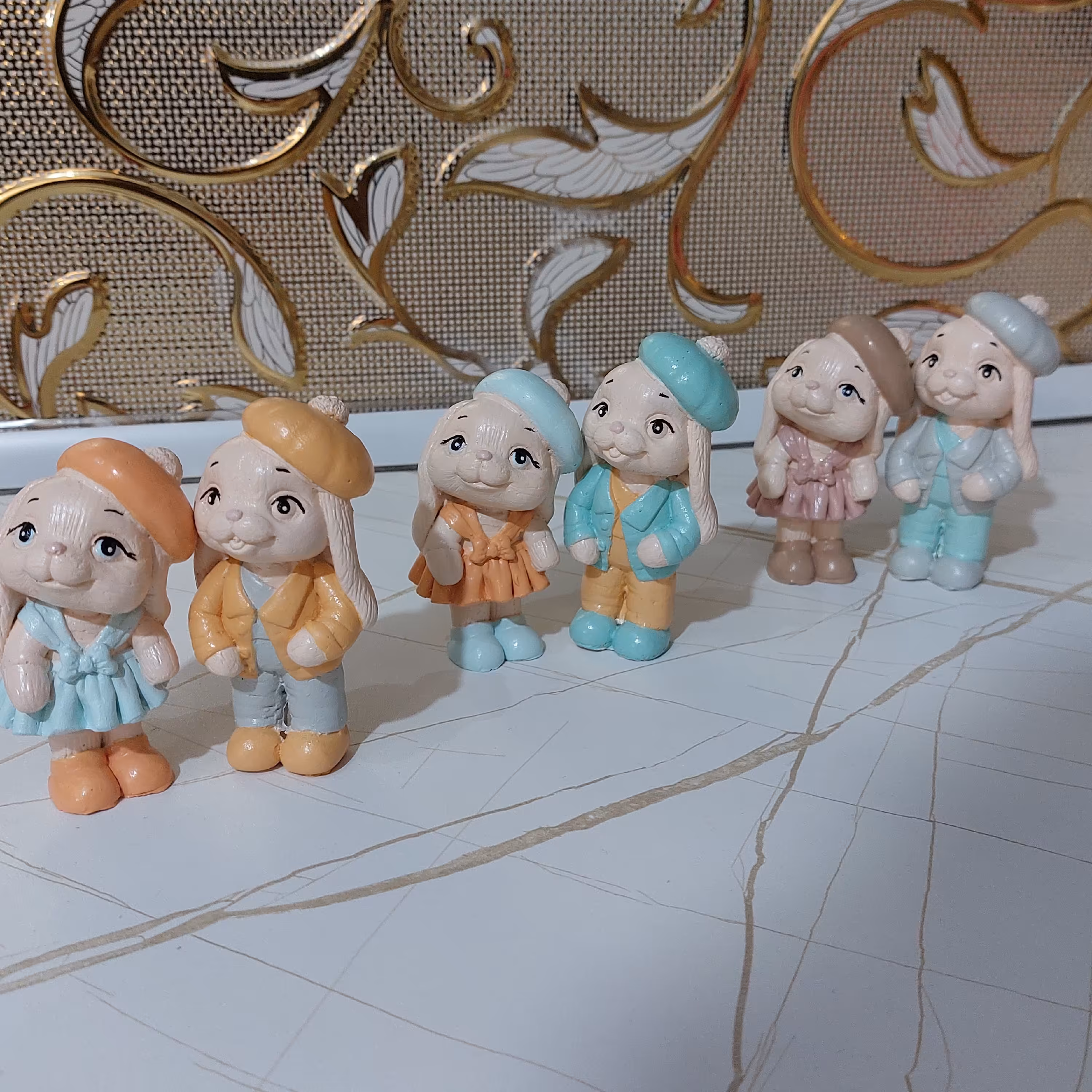 مجسمه دکوری خرگوش.قیمت هر مجسمه35. با هر رنگی قابل اجراس