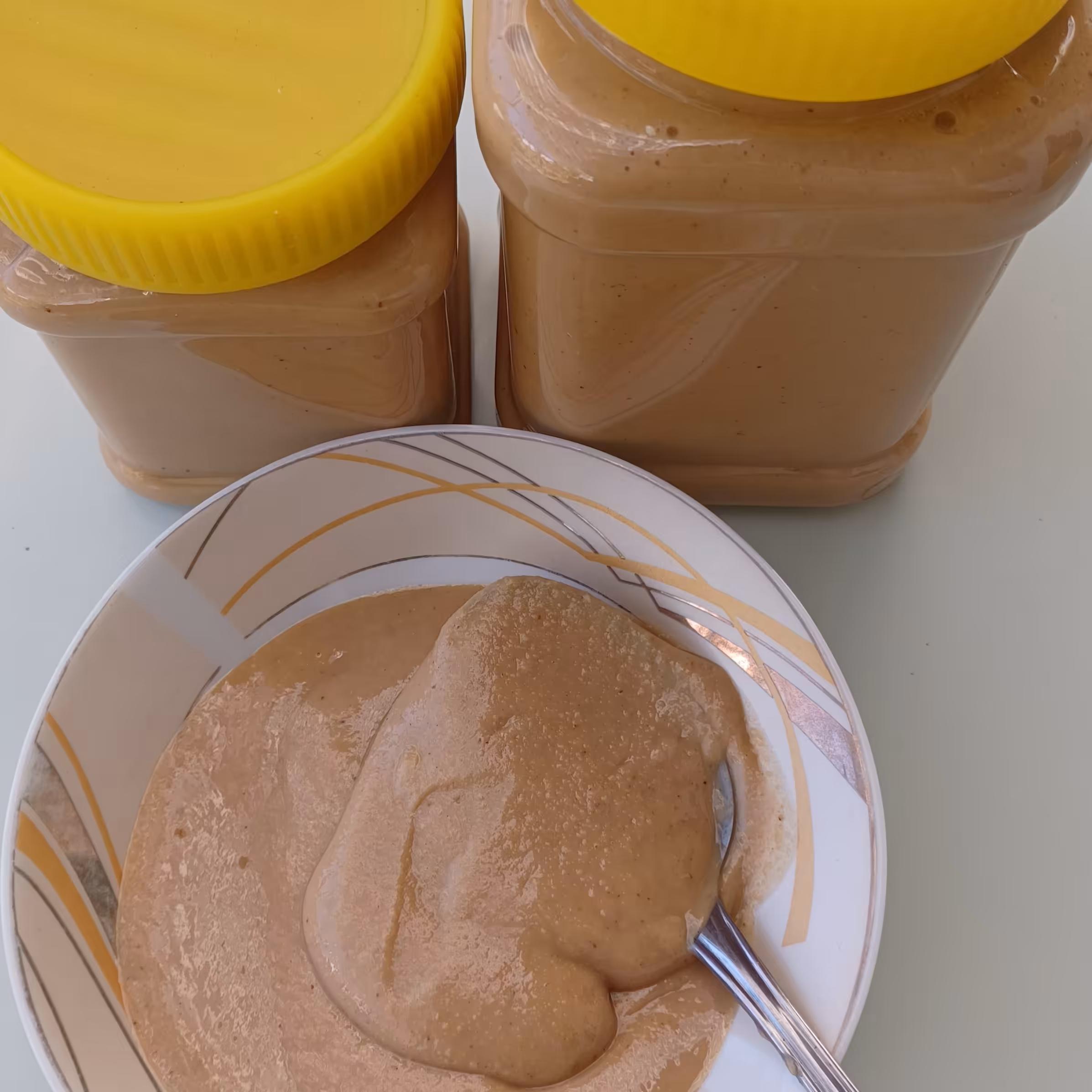 کره بادام زمینی 400 گرمی محلی آستانه اشرفیه تازه کره گیری شده روز . از بادام زمینی امساله1403 