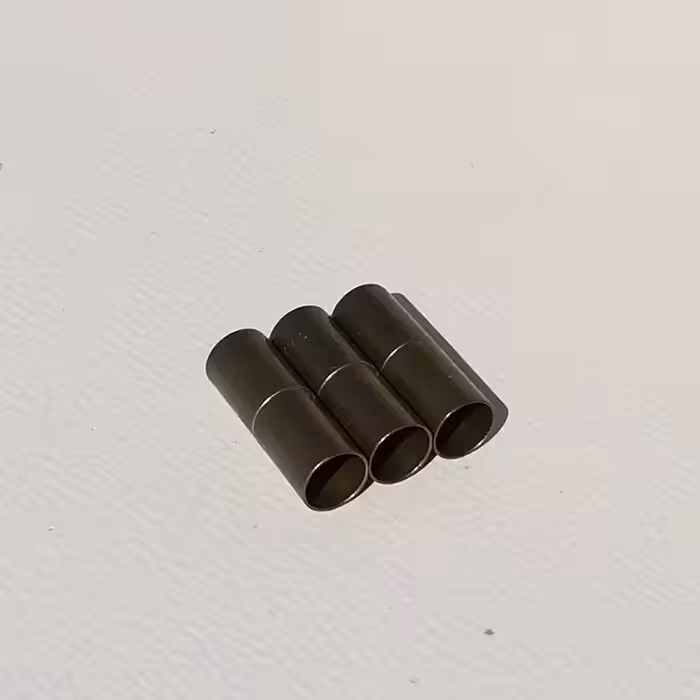 مگنت برنزی دستبند و گردنبندی