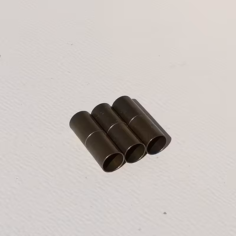 مگنت برنزی دستبند و گردنبندی