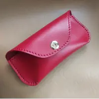 کیف عینک چرمی چرم حسنا با چرم طبیعی بزی ساده و دستدوز