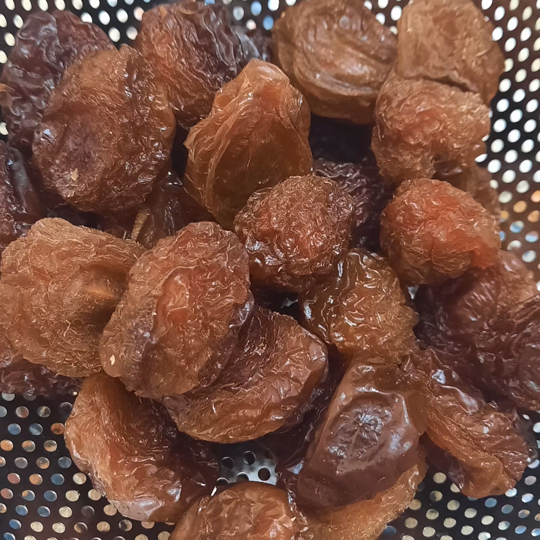 آلو بخارای درشت با پوست