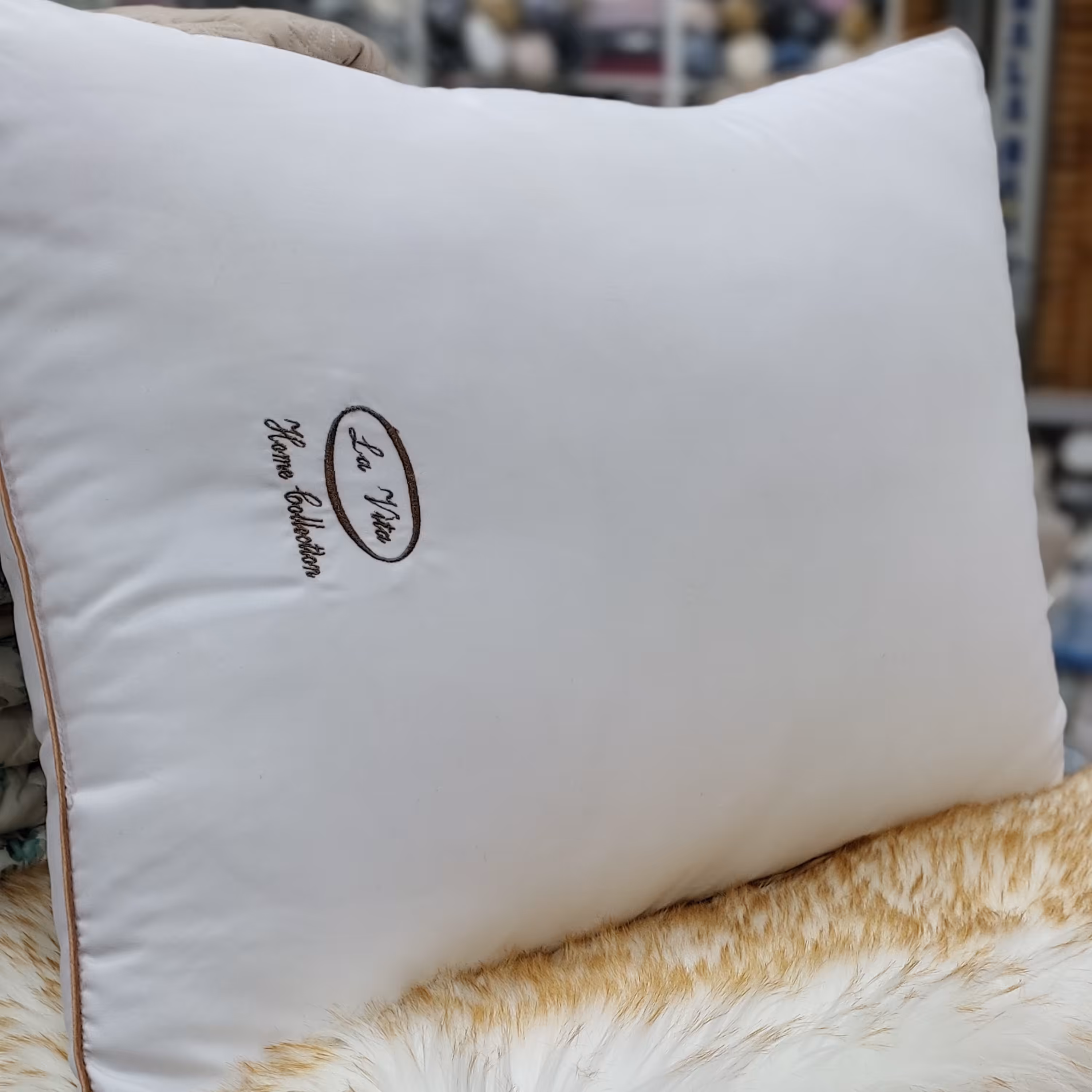 بالشت الیاف طبی لاویتا 