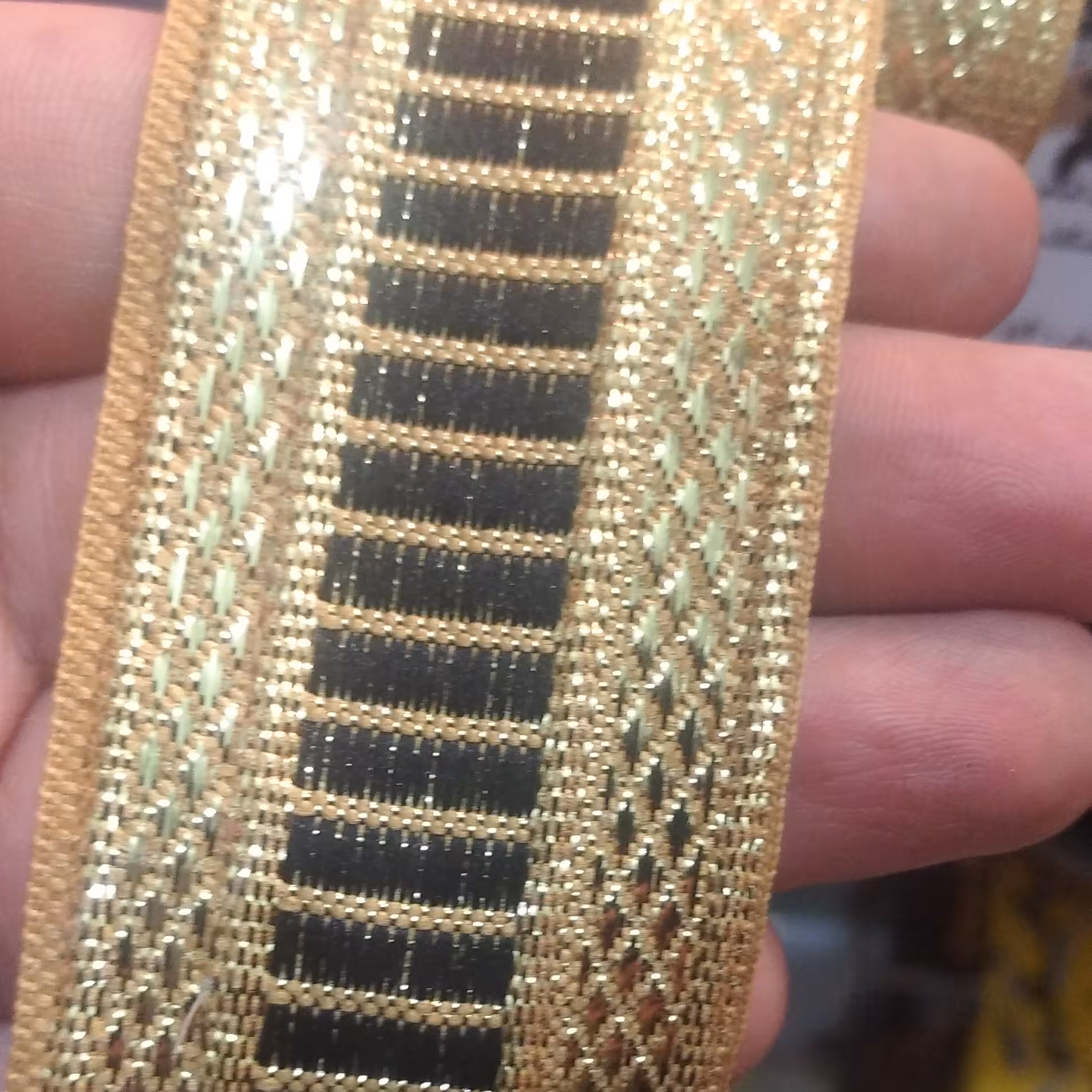 نوار تزیینی طلایی مشکی 1 متر