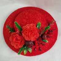 کلاه یلدایی مجلسی  آیدا  دارای رنگبندی سبز و قرمز (پس کرایه)
